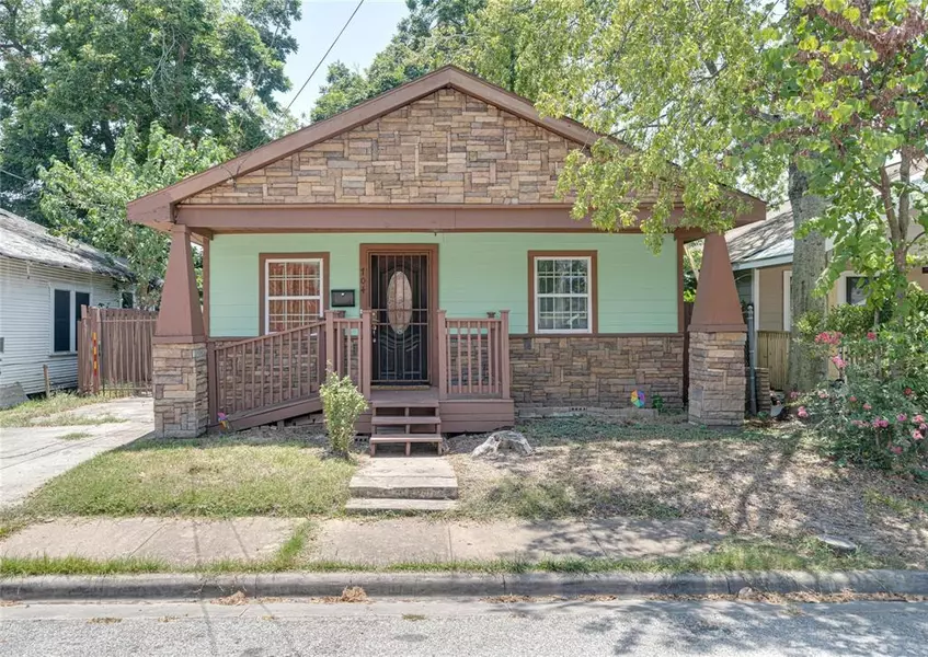 704 E 32 1/2 ST, Houston, TX 77022