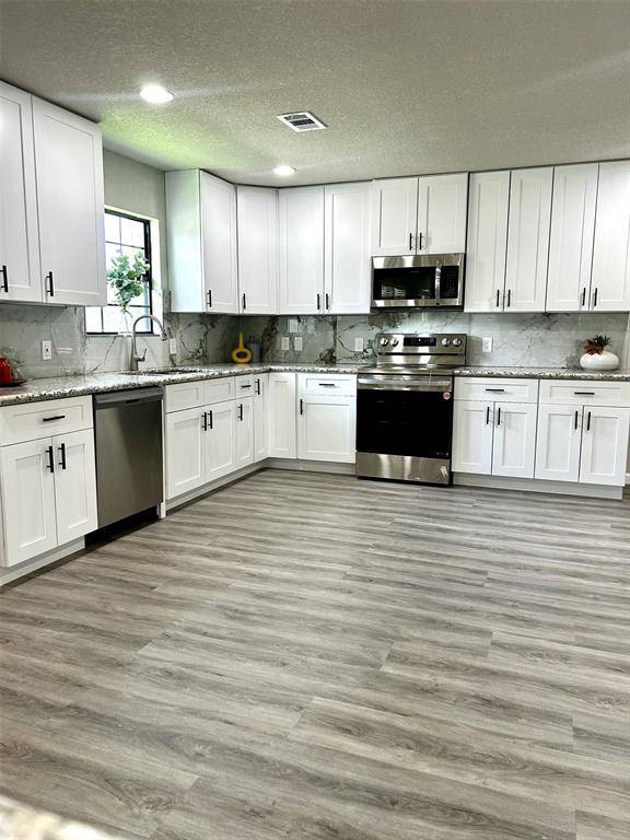 231 Dehart ST #CR653, Liverpool, TX 77577