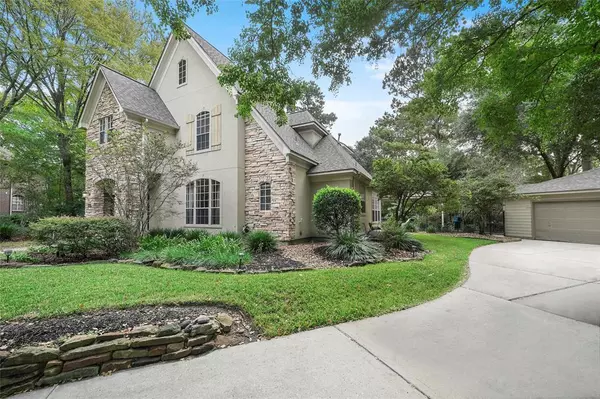 95 N Summer Cloud DR, The Woodlands, TX 77381