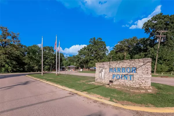 Trinity, TX 75862,844 Harbor Point DR