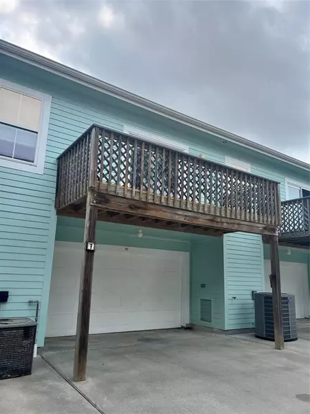 3100 75th ST #7, Galveston, TX 77551