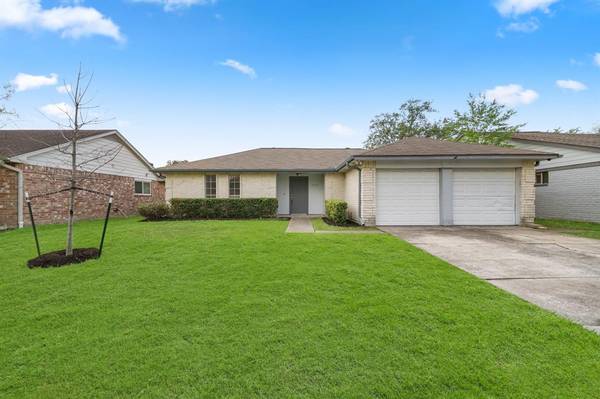 16426 Tibet RD, Friendswood, TX 77546