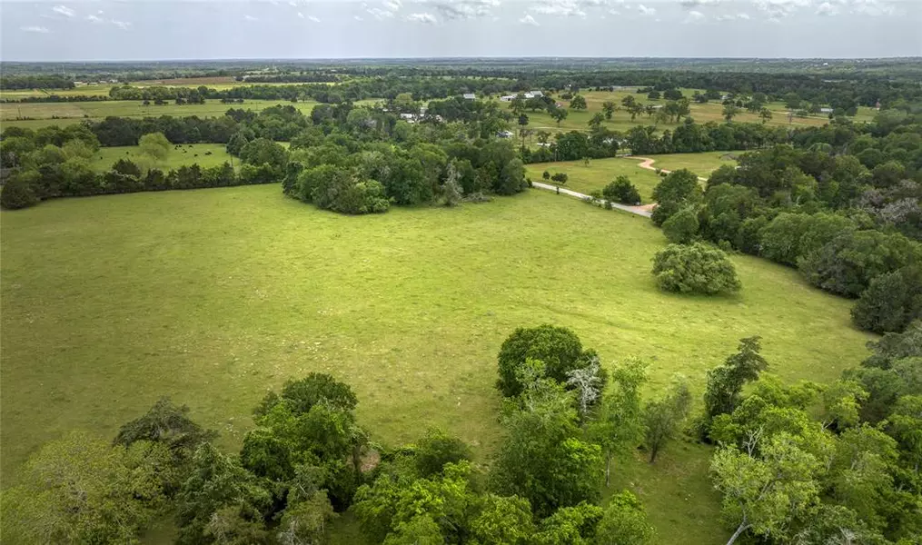 4 Rolling Creek Road, Burton, TX 77835