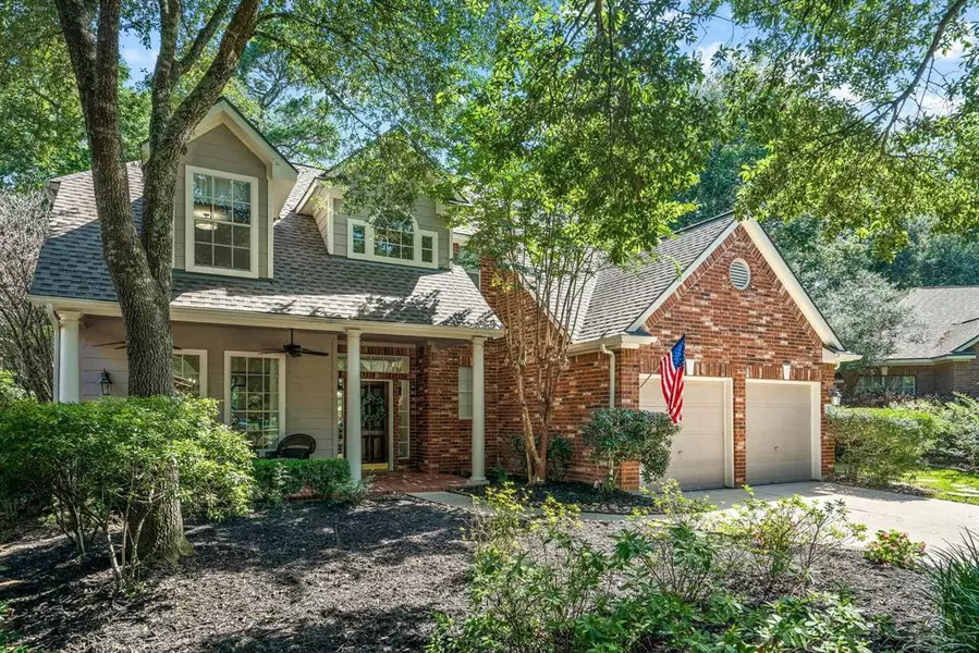 2 Hobbit Glen DR, The Woodlands, TX 77384