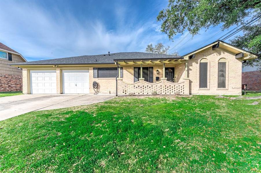 10451 Rustic Gate RD, La Porte, TX 77571