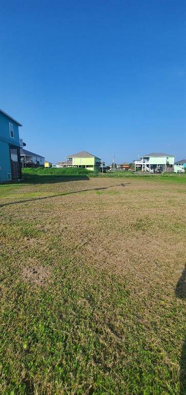 967 Gulf RD,  Crystal Beach,  TX 77650