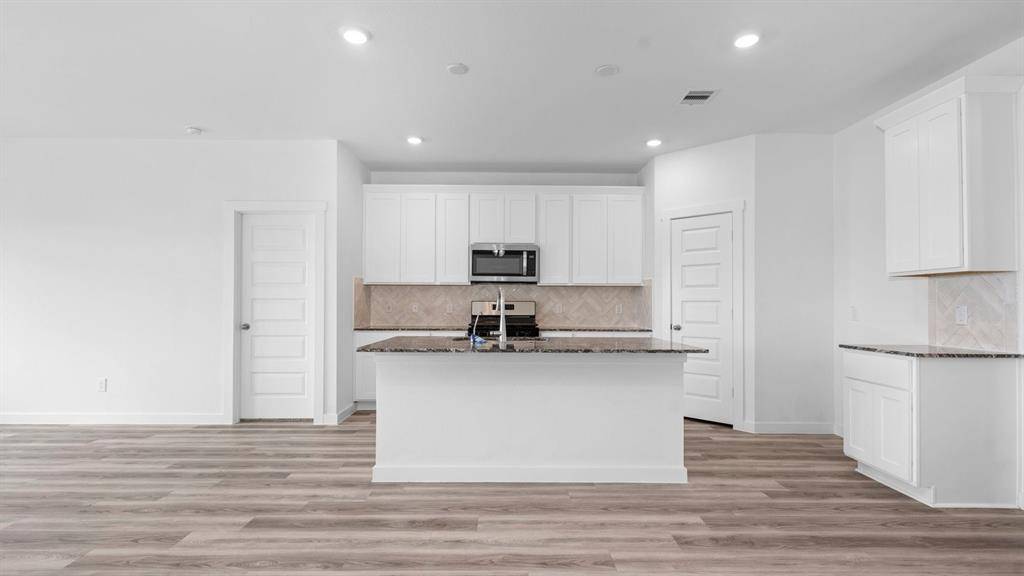 Angleton, TX 77515,403 Robin ST