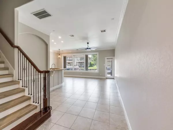 351 Old Aqua LNDG E, Montgomery, TX 77356