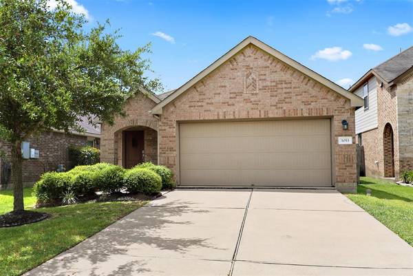 3053 Heather Grove LN, Dickinson, TX 77539