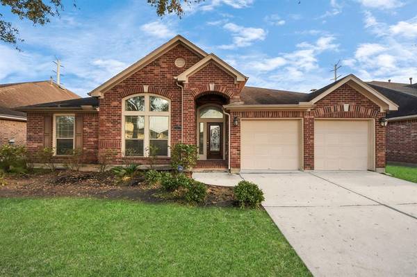 13617 Rainwater DR, Pearland, TX 77584