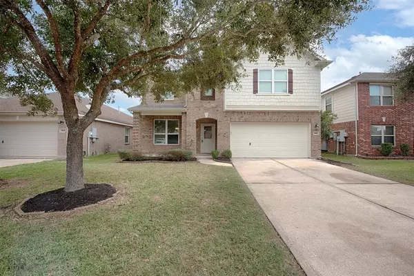 106 Easton Glen LN, Dickinson, TX 77539