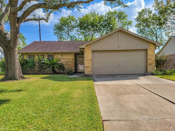 3318 S Primrose Meadows CIR, Pearland, TX 77584