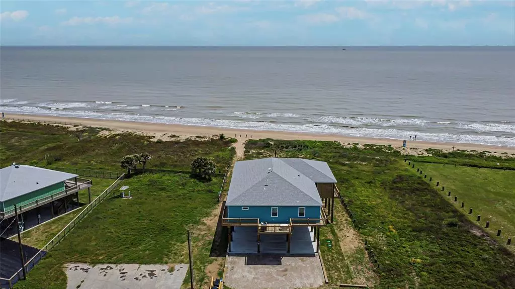 834 Gulf Cedar DR, Crystal Beach, TX 77650