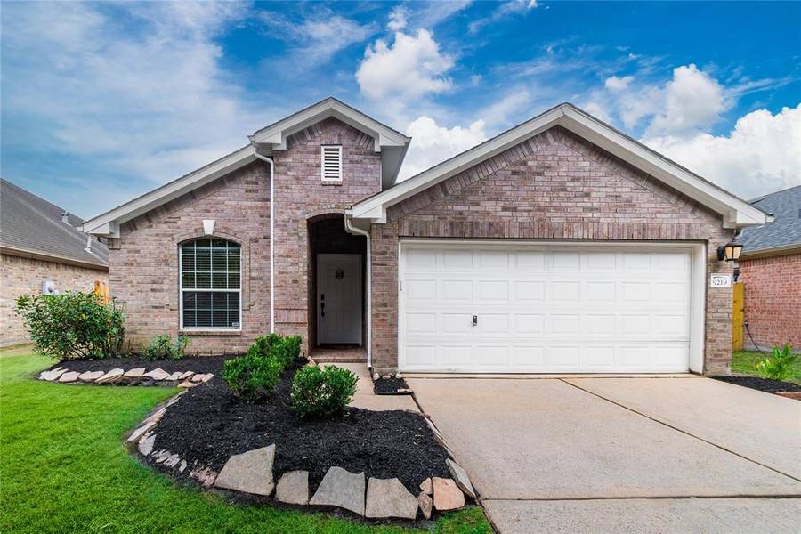 9219 Arrowhead Trace LN, Pearland, TX 77089