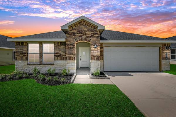 1014 Great Barracuda LN, Alvin, TX 77511