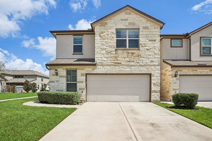 7117 Fannin ST, Pearland, TX 77584