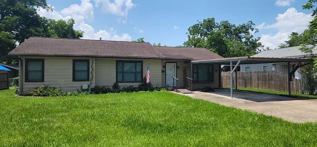 Sweeny, TX 77480,1003 E 2nd ST