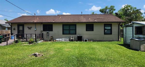 Sweeny, TX 77480,1003 E 2nd ST