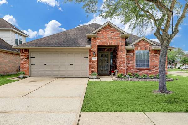 2868 Colony Cone CIR, Dickinson, TX 77539