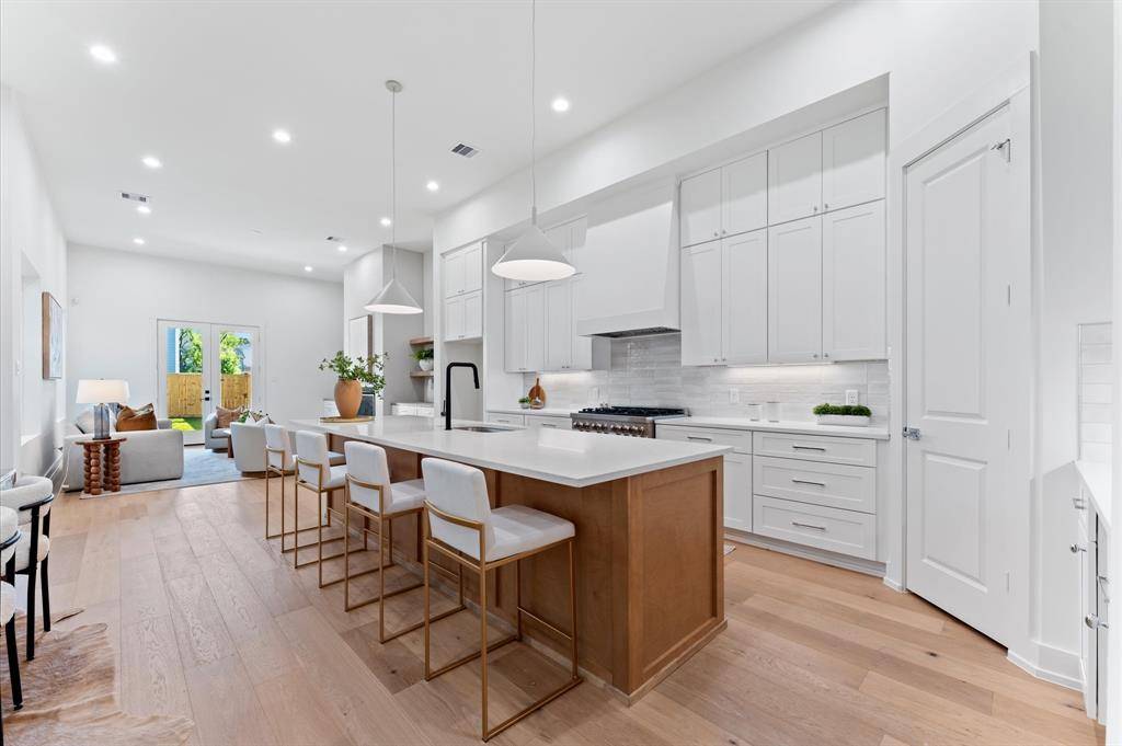 Houston, TX 77008,322 Aurora ST