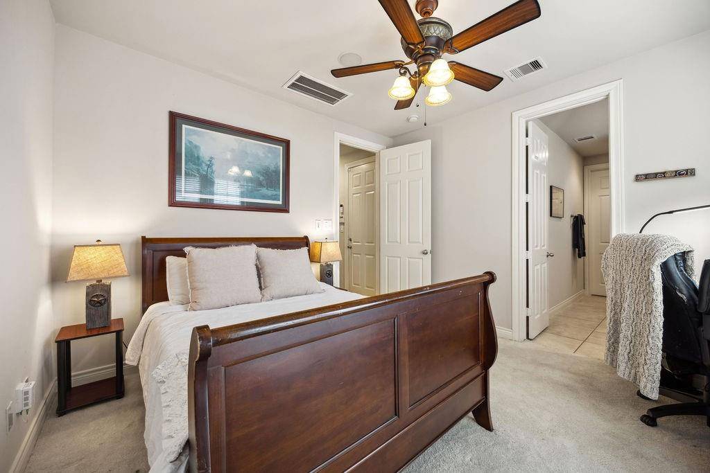 Houston, TX 77007,2512 Maxroy ST