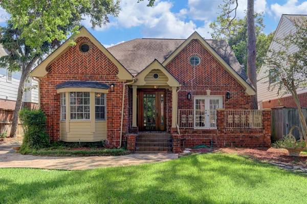 4613 Spruce ST, Bellaire, TX 77401