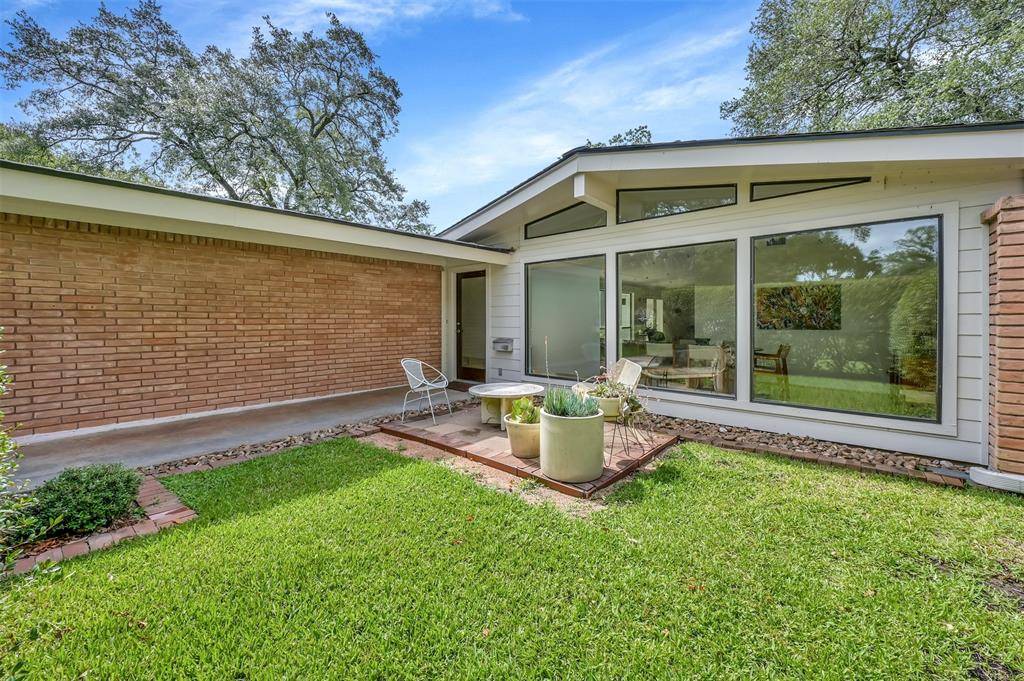 Houston, TX 77055,8501 Merlin DR