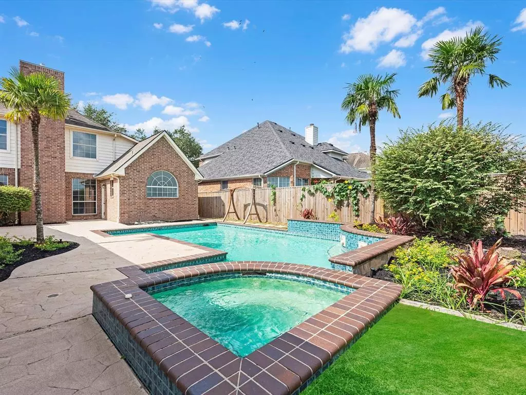 Sugar Land, TX 77479,911 Emerald Glen CT