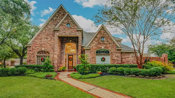 55 Champions Bend CIR, Houston, TX 77069