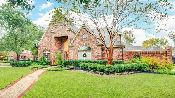 55 Champions Bend CIR, Houston, TX 77069