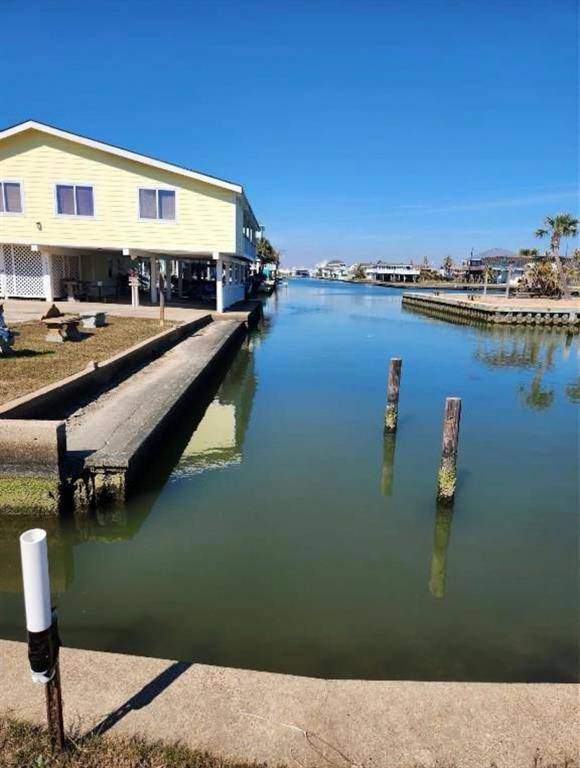 Boat Slip 54 Basin Dr, Jamaica Beach, TX 77554