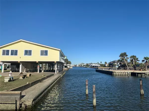 Boat Slip 54 Basin Dr, Jamaica Beach, TX 77554