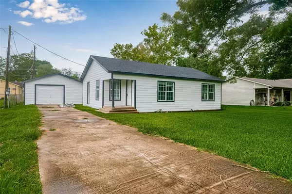 Sweeny, TX 77480,605 Pine ST