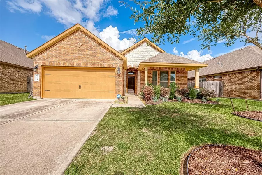 2710 Osprey LN, Pearland, TX 77581