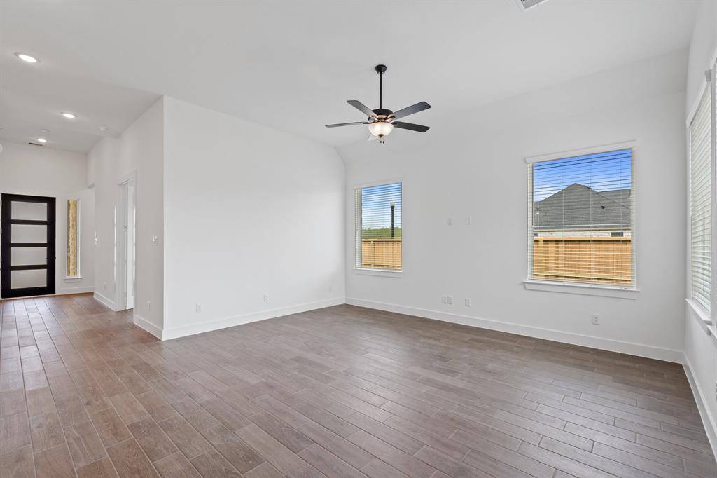 Mont Belvieu, TX 77580,12018 Salty Bend Drive