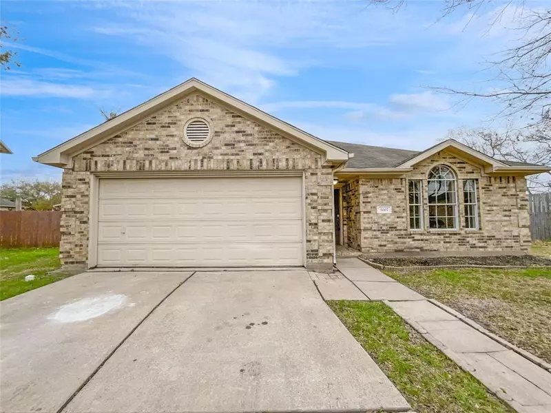 5007 Chase Mountain DR, Bacliff, TX 77518