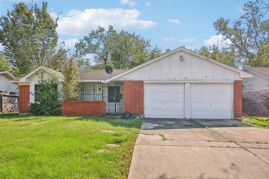 11203 Glenhollow Drive, Houston, TX 77048