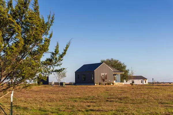 Carmine, TX 78932,360 Vineyard View Trail