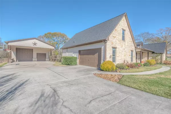 22136 Stone Creek LN, Montgomery, TX 77316