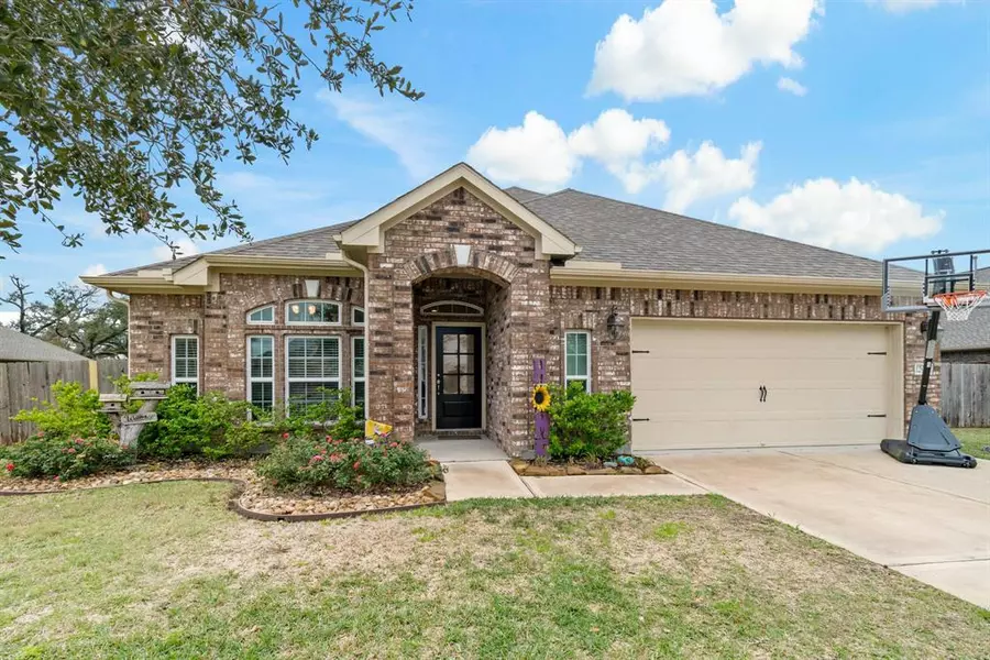 1290 Laurel LOOP, Angleton, TX 77515