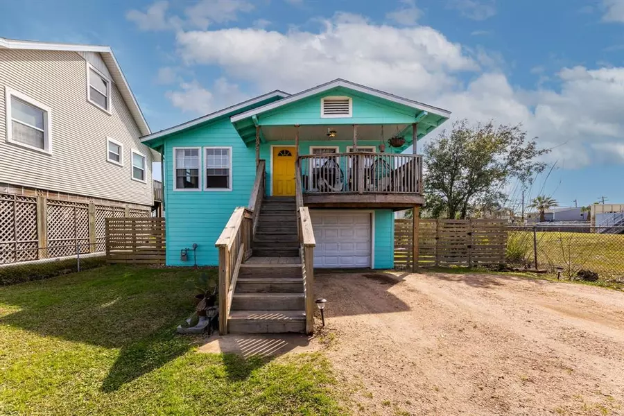 5729 Avenue Q, Galveston, TX 77551