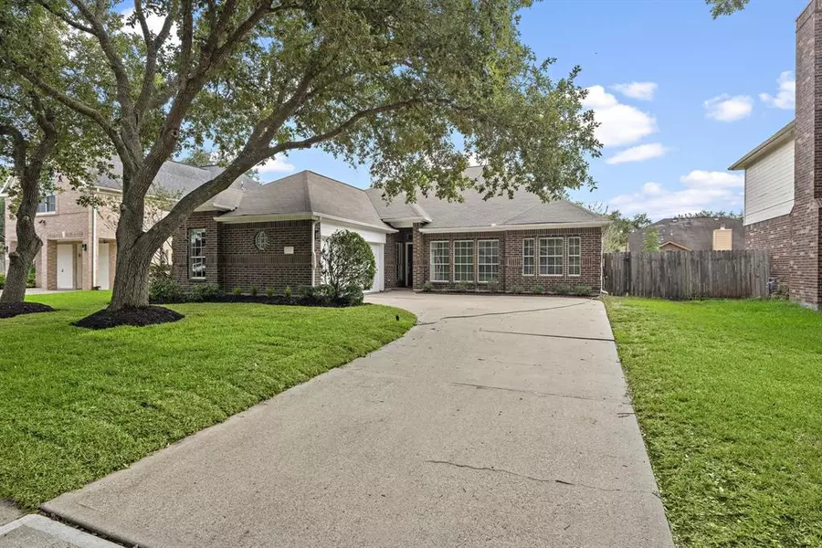 431 High Meadows DR, Sugar Land, TX 77479