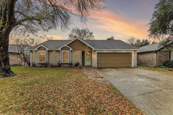 10930 Collingswood DR, La Porte, TX 77571