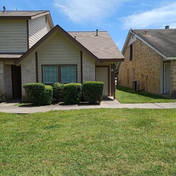 1979 Country Village BLVD #D,  Humble,  TX 77338