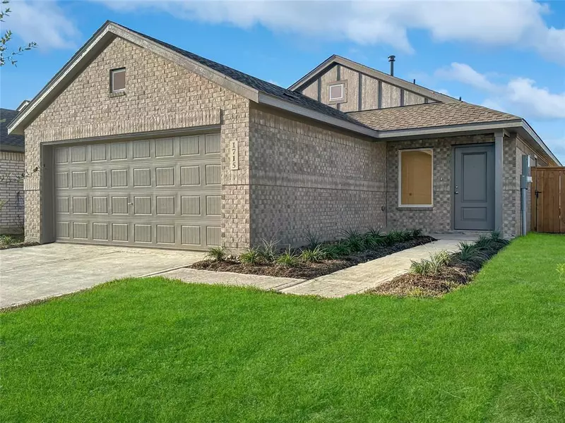 1715 Windrose BND, Angleton, TX 77515