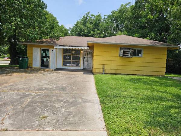 5703 Belneath ST, Houston, TX 77033