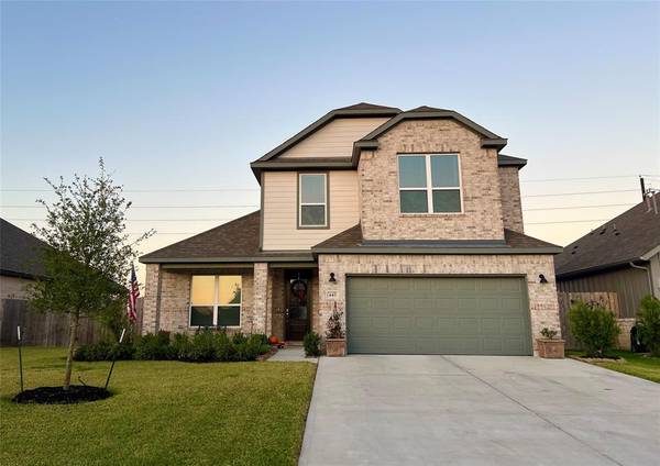 443 Hunters Crossing Drive, Sealy, TX 77474