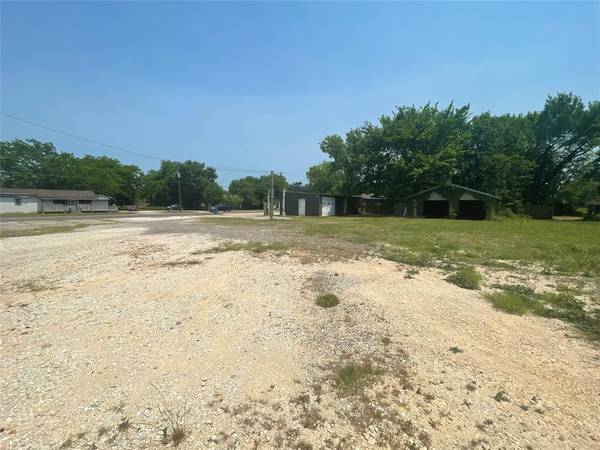 1304 S La Salle ST, Navasota, TX 77868