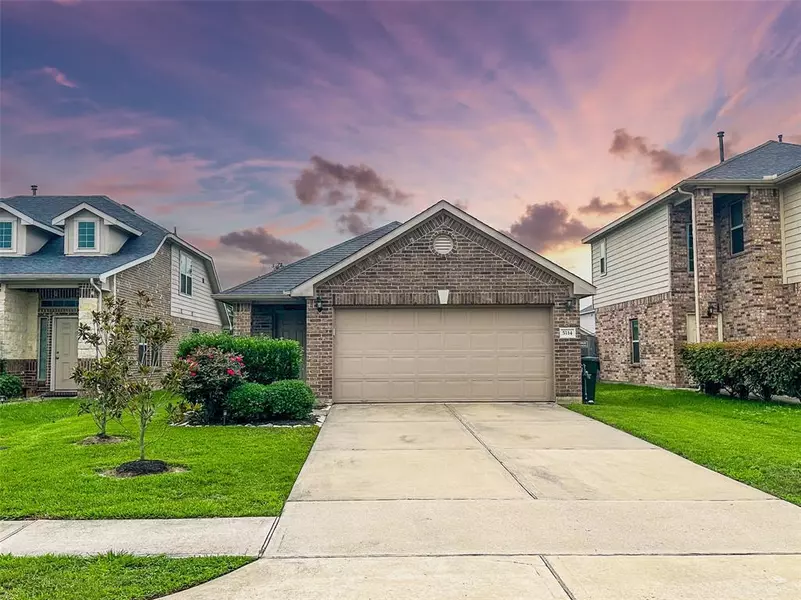 5114 Misty LN, Bacliff, TX 77518