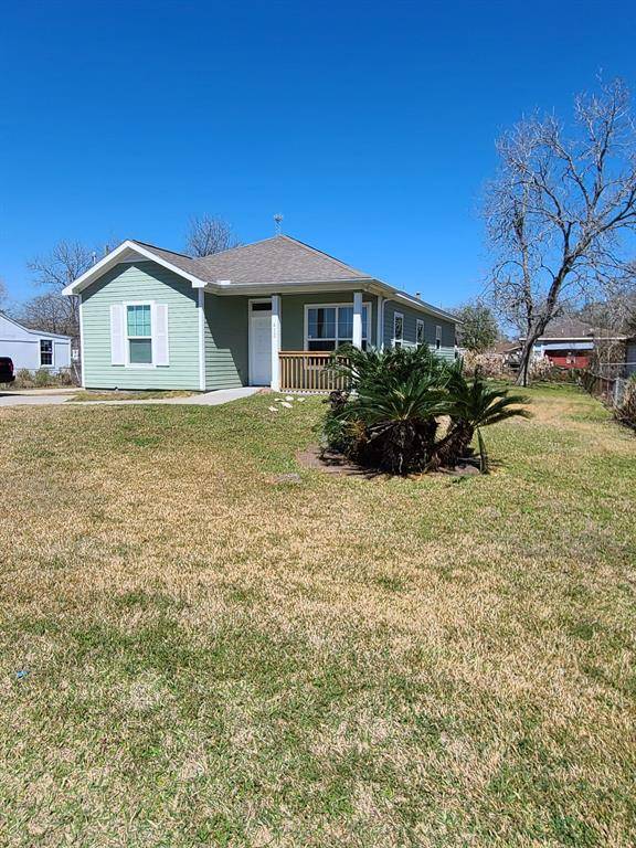 413 Avenue B, La Marque, TX 77568